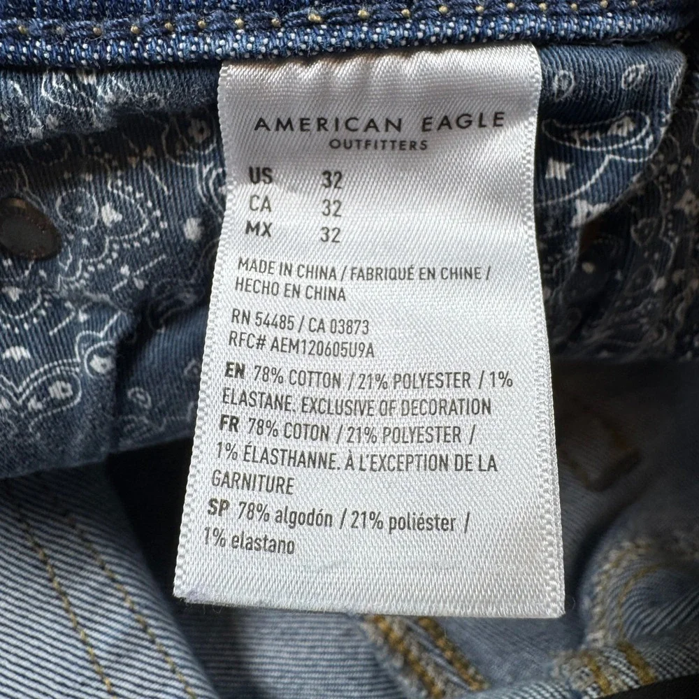 American Eagle Men's Denim Shorts Athletic Fit Distressed Blue 32 Raw Hem Ripped